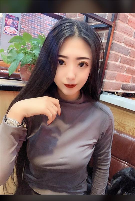 高颜值兼职护士，身材一流 服务听话。